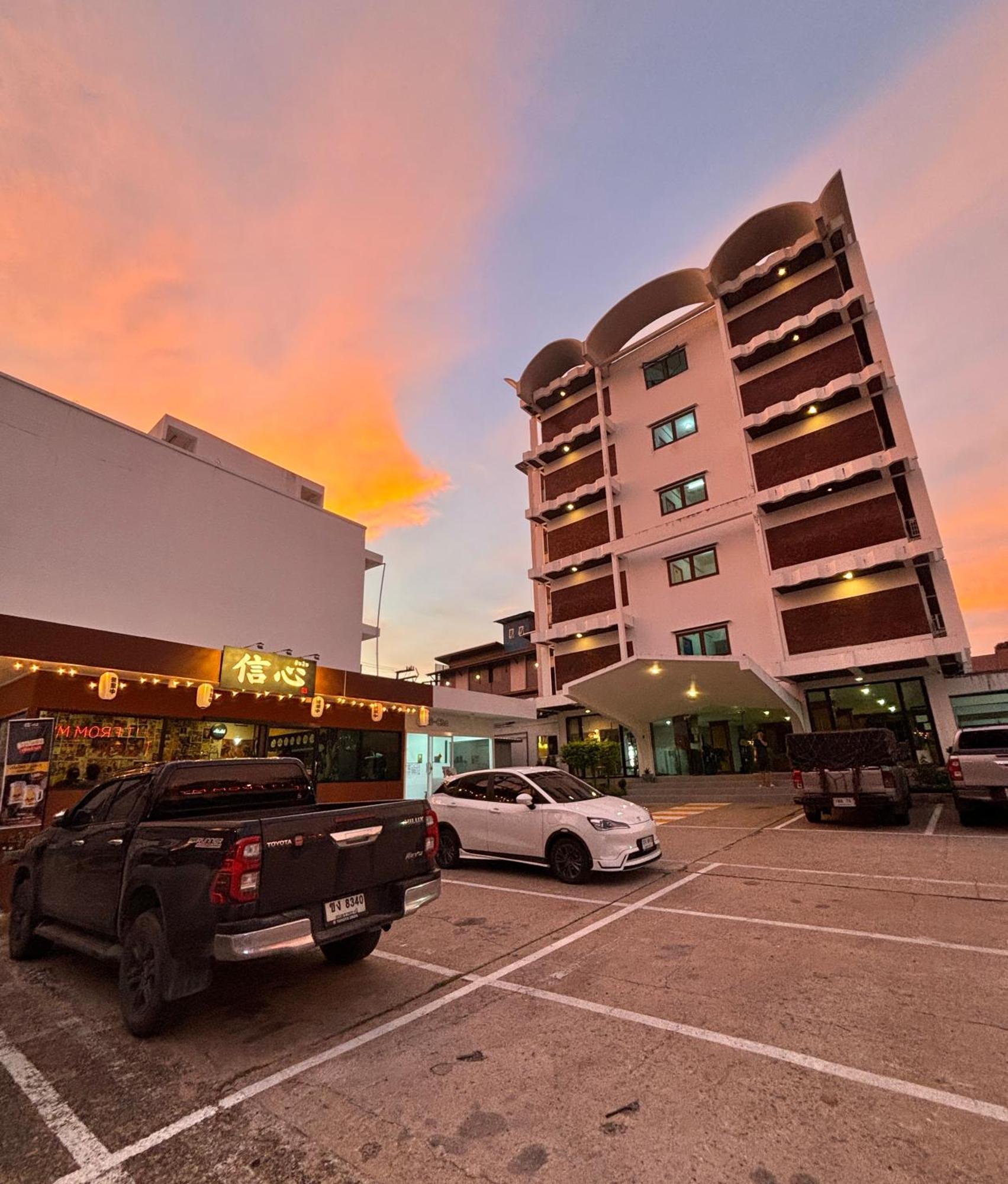 Bordin Hotel Ubon Ratchathani Extérieur photo