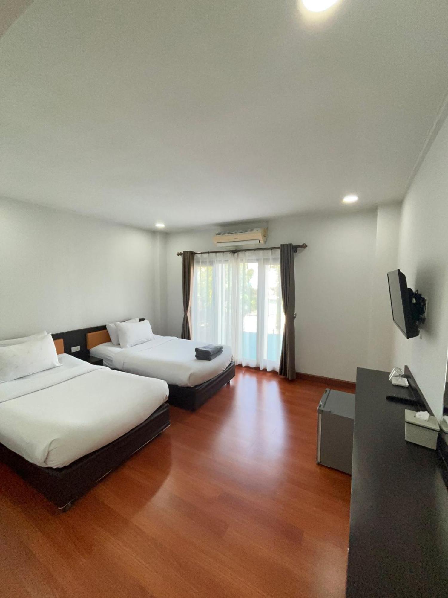 Bordin Hotel Ubon Ratchathani Extérieur photo